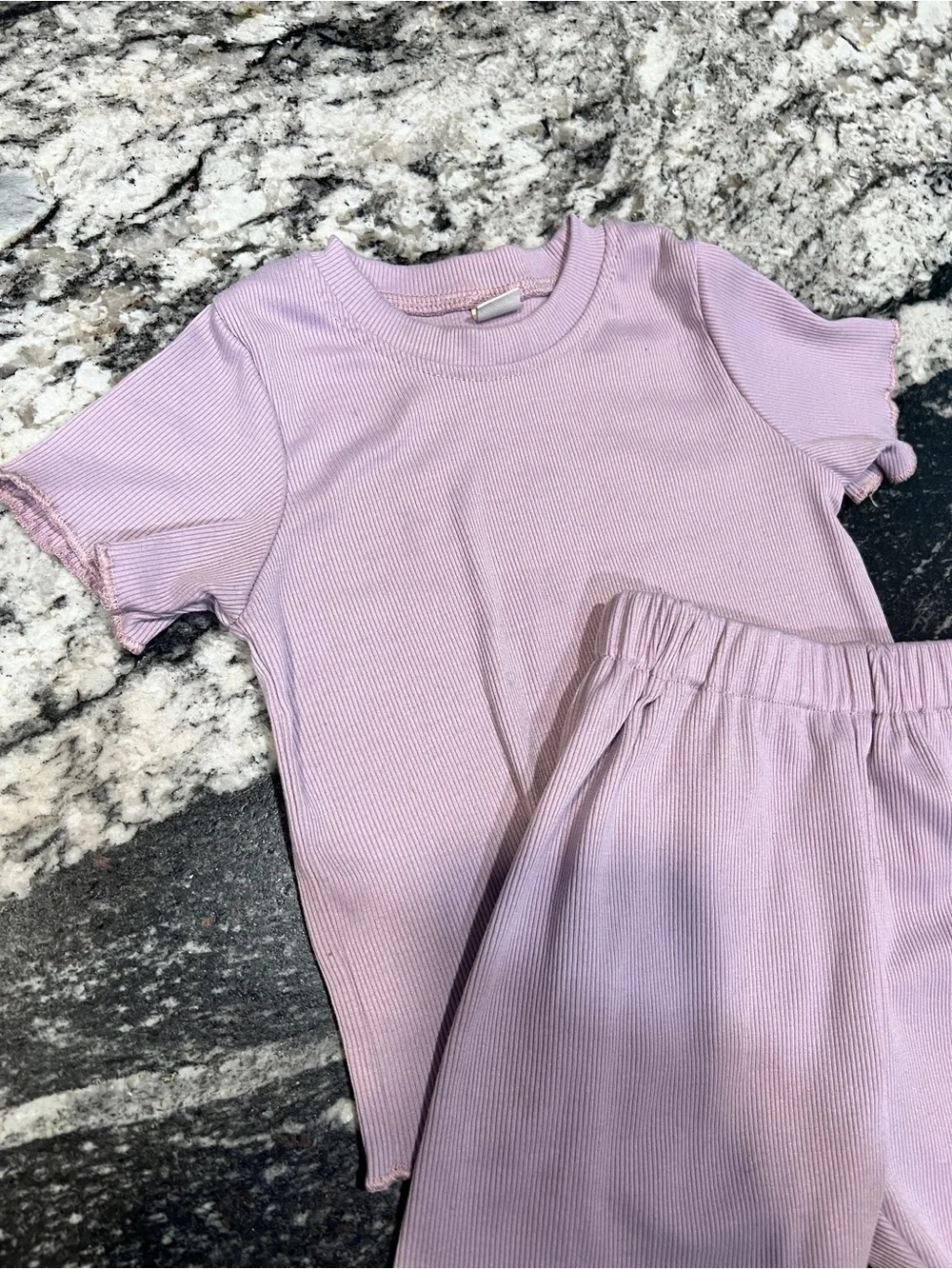 Girls Lavender Ribbed 2-Piece Lounge Set Size 100 (Approx. 3T)